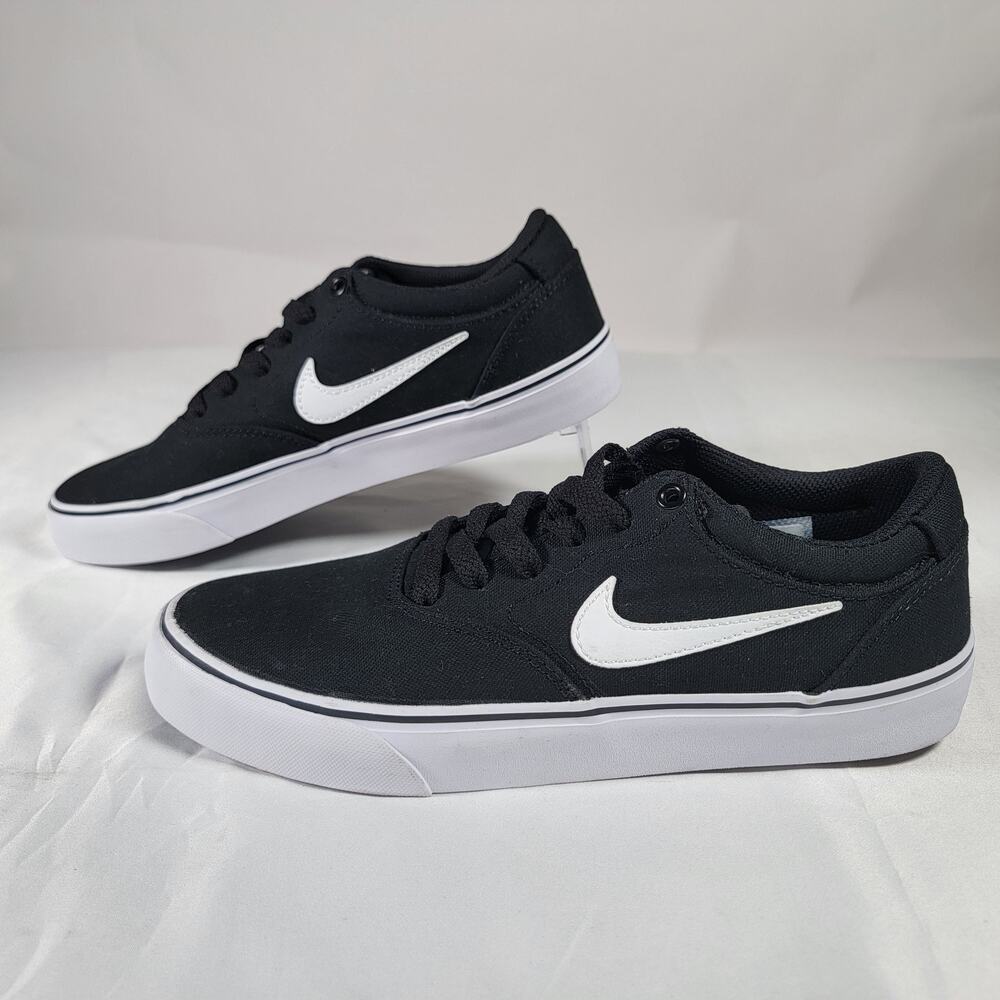 Nike SB Chron 2 Black White Skate Shoes Mens Size 7.5 Canvas Low Top Sneakers